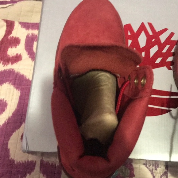 Red Timberlands - Picture 5 of 8